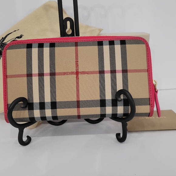 BURBERRY Wallet, Excelent Condition, 7.5"×4" - Picture 5 of 11